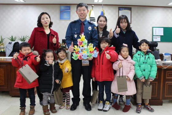 [NSP PHOTO]수원남부서, 경찰 아저씨 감사합니다