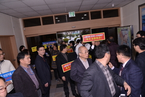 [NSP PHOTO]여수 시민단체 대표, 시의회 사무국 여직원 폭행···공무집행 방해 논란