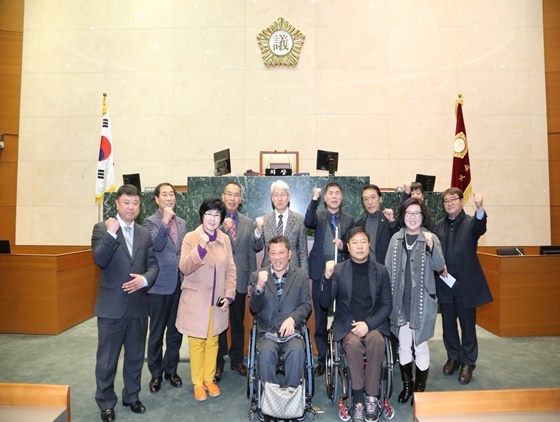NSP통신-경기 성남시의회(의장 김유석)가 주최한 성남시 장애인단체 간담회가 지난 10일 시의회 의장실에서 개최했다. (성남시의회 제공)
