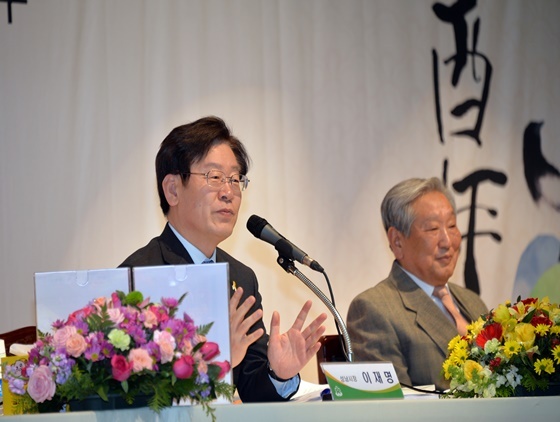 [NSP PHOTO]이재명 성남시장, 대선 출마 등 다양한 질문 쏟아져