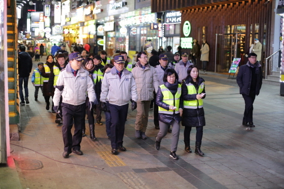[NSP PHOTO]수원서부서, 연말연시 민생안정 합동순찰 실시