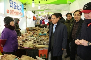 [NSP PHOTO]광양경제청, 여수 수산시장 임시판매장 방문