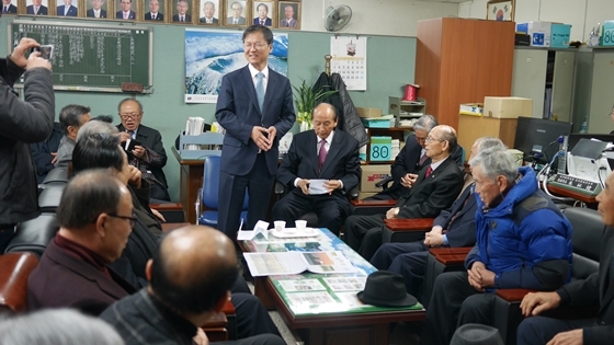 NSP통신-천정배 전 국민의당 공동대표가 광주향교를 방문하고 있다. (천정배 의원)