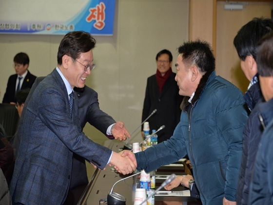 [NSP PHOTO]이재명 성남시장, 잘 사는 사회 노동자 보호 노동권 강화
