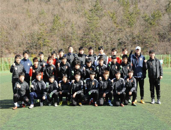 NSP통신-중국 연번부덕프로축구 U-17세 선수단