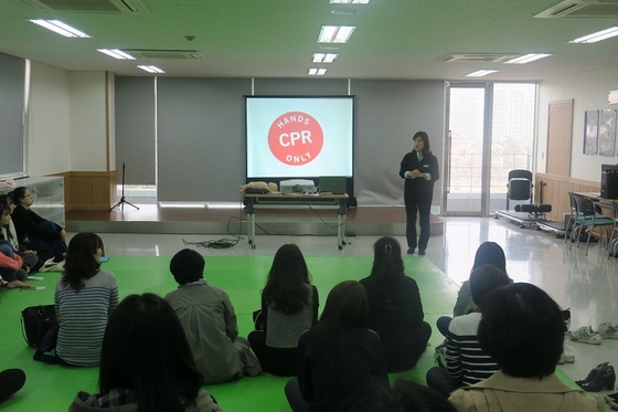 NSP통신-광명소방서가 3층 교육장에서 보육교사들에게 소소심 교육을 실시하고있다. (광명소방서)