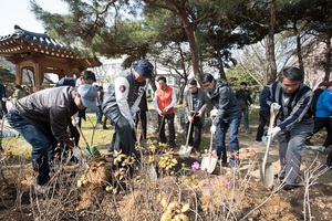 [NSP PHOTO]전북대, 인사동길 등에 꽃나무 5000주 식재