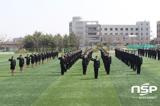 NSP통신-호원대학교 국방과학기술학부는 5일 재학생 승급식 및 신입생 제복 착복식 행사를 가졌다.