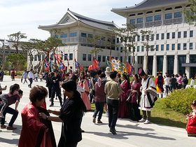 [NSP PHOTO]대한민국 최고의 문화청사, 경북도청 신청사 발길 북적