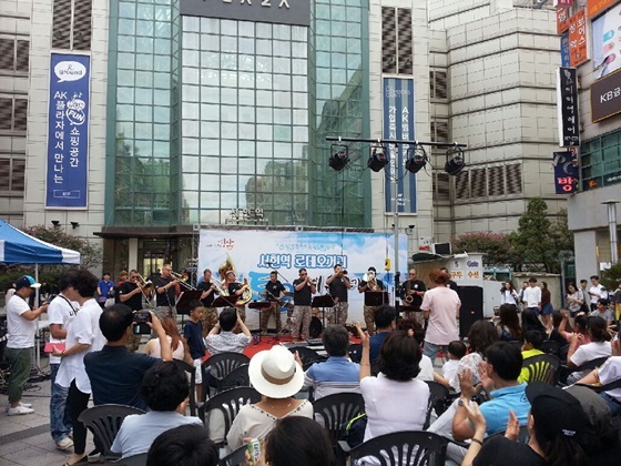 [NSP PHOTO]성남시, 토요예술제 야탑역 을지대 앞서 개최