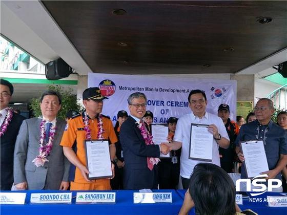 NSP통신-왼쪽부터 차순도메디시티협의회장, 이상훈 119 현장지원과장, 김연창 경제부시장, 토마스올보스 MMDA 청장, 프리스코 산 주안 MMDA 부청장. (사진=대구시)