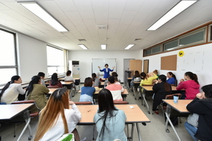 [NSP PHOTO]박남숙 용인시부의장, 다문화 가족 위한 웃음치료 강의