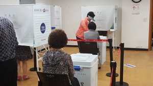 [NSP PHOTO][19대 대선] 수원시 유권자들 국민의 권리 행사