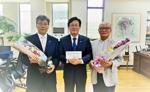 [NSP PHOTO]호원대 박영환·함용기 교수, 대학발전기금 1천만원 기탁