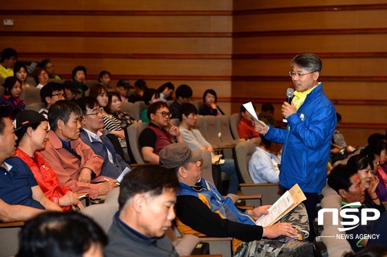 NSP통신-민형배 광주 광산구청장이 최근 열린 일반음식점 기존영업자 위생교육장을 찾아 깨끗하고 청결한 환경을 당부하고 있다. (광주 광산구)