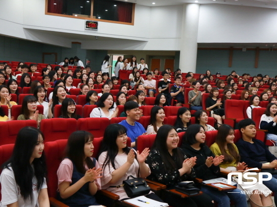 NSP통신-선배들의 조언에 밝게 웃는 경일대 간호학과 학생들 & 홈 커밍데이 참가 선배들 (경일대학교)