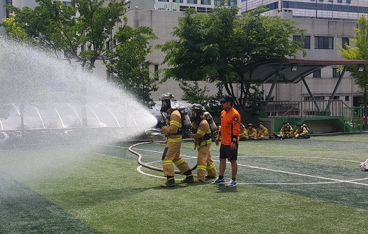 NSP통신-안산소방서가 상반기 의무소방대 교육을 진행하고 있다. (안산소방서)