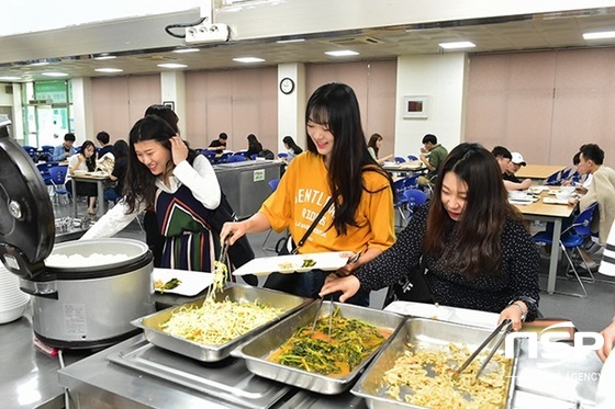 NSP통신-조선대가 시범 운영하는 천원 아침 밥상 . (조선대)