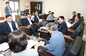 [NSP PHOTO]경북도의회 교육위, 봉화 청량중 안전대책 현장점검 나서