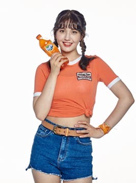 NSP통신-음료 브랜드 환타의 새로운 캠페인 모델 전소미