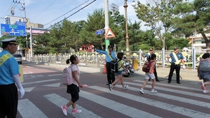 [NSP PHOTO]경북 성주서, 녹색어머니연합회 등굣길 캠페인 실시