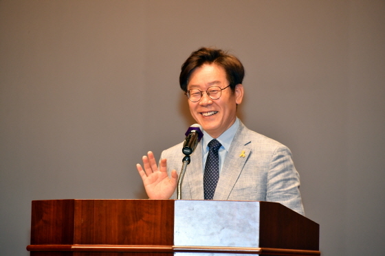 [NSP PHOTO]이재명 성남시장, 노동시간 줄여 일자리 늘리는 것 공공부문부터 앞장