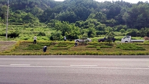 [NSP PHOTO]성주군,  클린수륜 화단 일대서 환경정화 활동 벌여