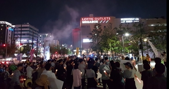 NSP통신-일산 요진 와이시티 주민들이 쓰레기 소각장 운영 중단을 촉구하는 집회를 진행하고 있다. (고양시 시민운동가 강태우 씨 제공)