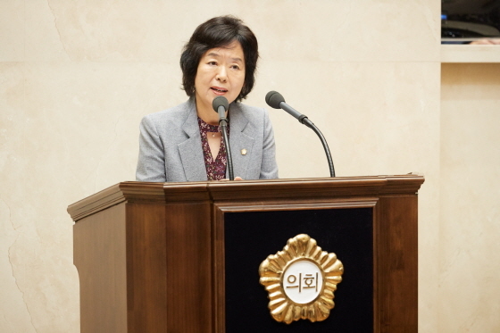 NSP통신-제218회 임시회 1차 본회의 5분 자유발언을 하고 있는 이정혜 용인시의원. (용인시의회)