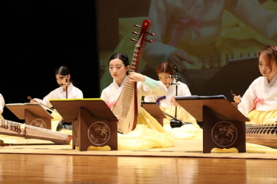 NSP통신-김연주 서울예술대학교 비파 연주자. (안산문화재단)