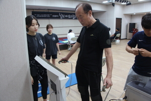 [NSP PHOTO]성남FC, 노년층 대상 클리닉 힐링 미 소프틀리 개최