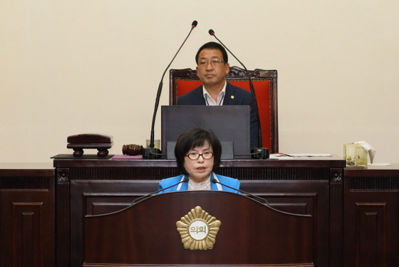 NSP통신-황순자 대구 달서구의원이 25일 본회의에서 재난취약계층 지원 조례안 제정 이유를 설명하고 있다.