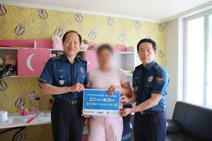 [NSP PHOTO]용인동부서, 희망나눔기금 사회취약계층 전달