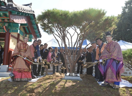 NSP통신-▲공주시는 28일 웅진백제왕 숭덕전 준공식을 가졌다. (공주시)