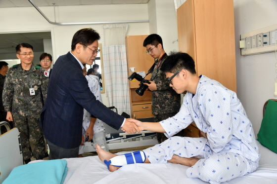 [NSP PHOTO]이재명 시장, 군 입영청년 상해제도 전국 확대해야