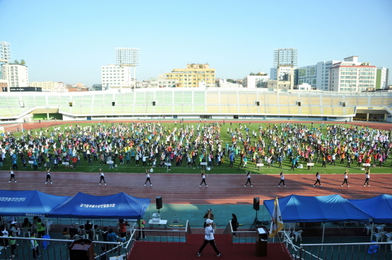 NSP통신-21일 성남종합운동장 주경기장에서 제18회 중원구민 건강달리기 대회가 열렸다. (성남시)