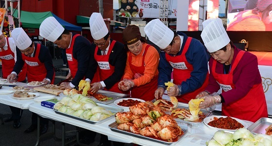 NSP통신-▲홍성군 특산품 축제 광천토굴새우젓․광천김 대축제가 광천 전통시장 일원에서 개최됐다. (홍성군)