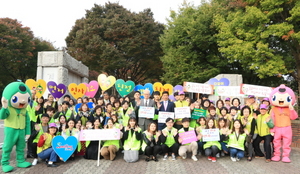 [NSP PHOTO]달서구, 계명대학교와 함께하는 등굣길 미소친절 캠페인 실시