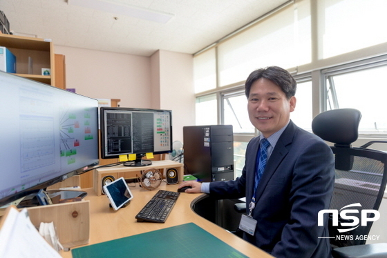 NSP통신-대구가톨릭대 국승수 팀장은 최근 정보통신기술사 자격을 취득했다. 기술사로서 도서관 자동화와 전산화 발전에 이바지하겠다고 말했다. (대구가톨릭대)