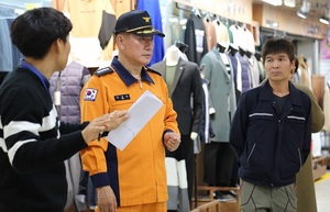 [NSP PHOTO]김경호 천안동남소방서장, 천안역지하도상가 지도방문