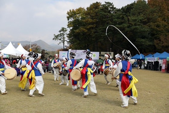 NSP통신-▲팥거리축제 EIDOS퓨전국악단 (계룡시)