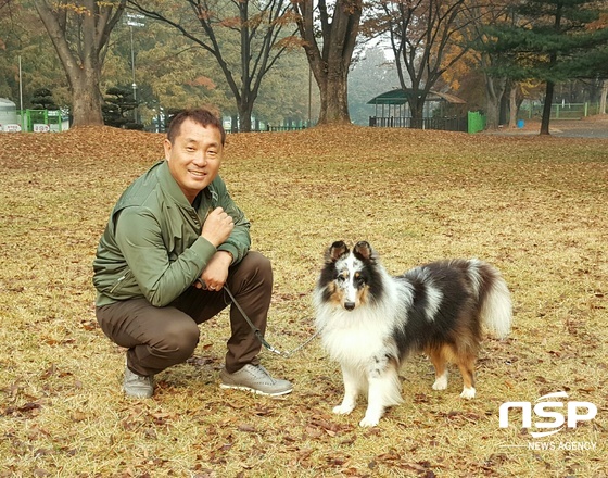 NSP통신-이웅종 교수와 애완견. (김종식 기자)