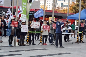 [NSP PHOTO]친박단체 회원들, 홍준표 자유한국당 대표 규탄