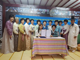 [NSP PHOTO]동다살림협회, 베트남 한국문화원에 동다 그릇 기증