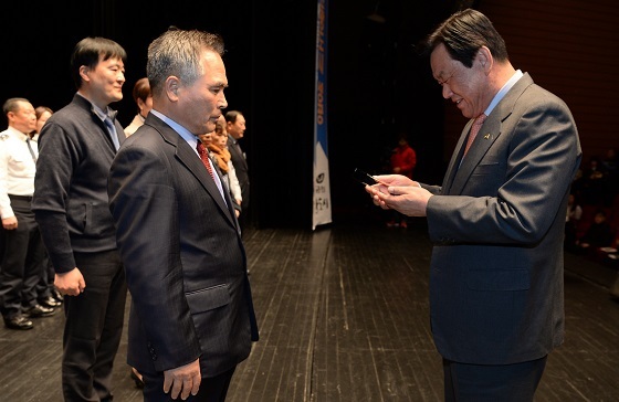 NSP통신-▲공주시가 지난 15일 제63회 백제문화제 성과 및 2018 올해의 관광도시 성공개최를 위한 시민 보고회를 가졌다. (공주시)