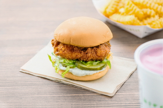 NSP통신-무항생제 닭가슴살 사용한 치킨쉑 (SPC그룹 제공)