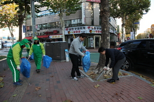 [NSP PHOTO]수원시 팔달구, 환경관리원 인계동 합동 청소 실시