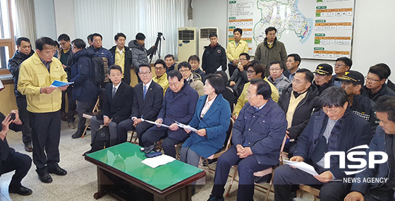 NSP통신-더불어민주당 추미애 대표가 20일 포항지진 현장을 찾았다. (강신윤 기자)