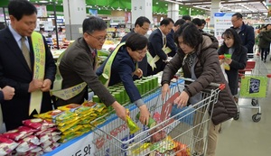 [NSP PHOTO]전남농협,  담양 대숲맑은쌀 등 전남 10대 브랜드쌀 수도권 판매대전 개최