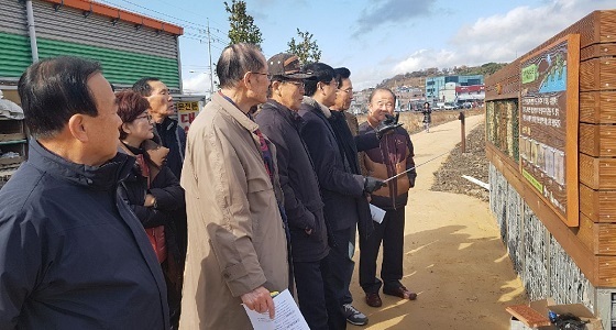 NSP통신-▲서천군 군민평가단이 관내 주요 사업장 6곳에 대한 현장 평가를 실시했다. (서천군)